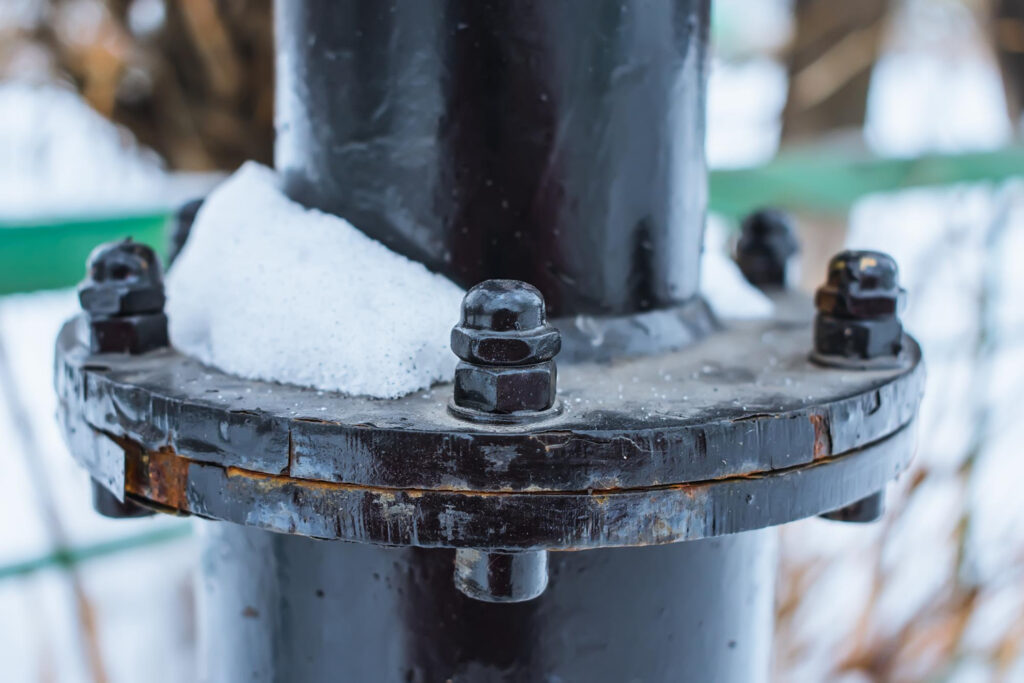 Zuverlässiger Frostschutz für Rohrleitungen und Flansche im Außenbereich